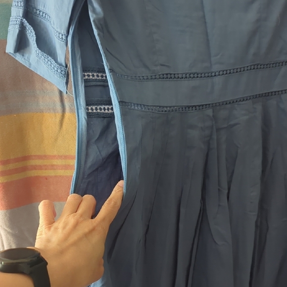 Chic Blue Midi Dress with Button Detail - Picture 5 of 12